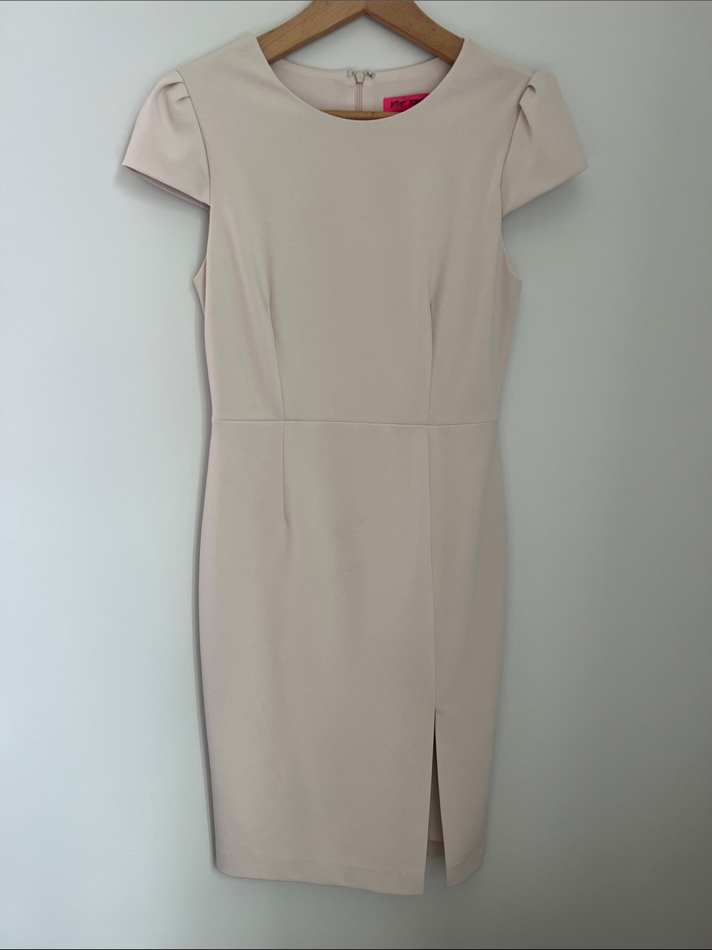 Betsey Johnson | Blush Cap-Sleeve Sheath Dress Size 6